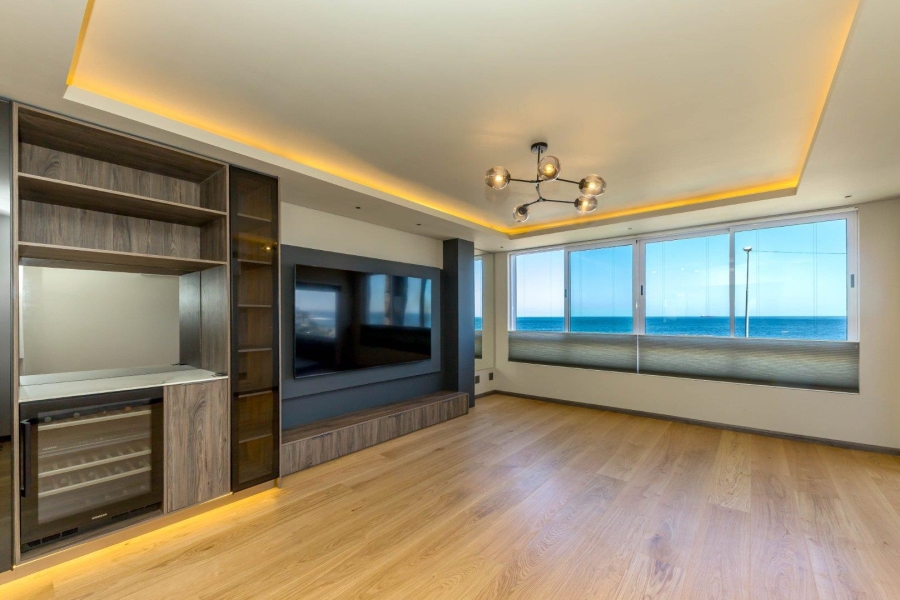 2 Bedroom Property for Sale in Sea Point Western Cape